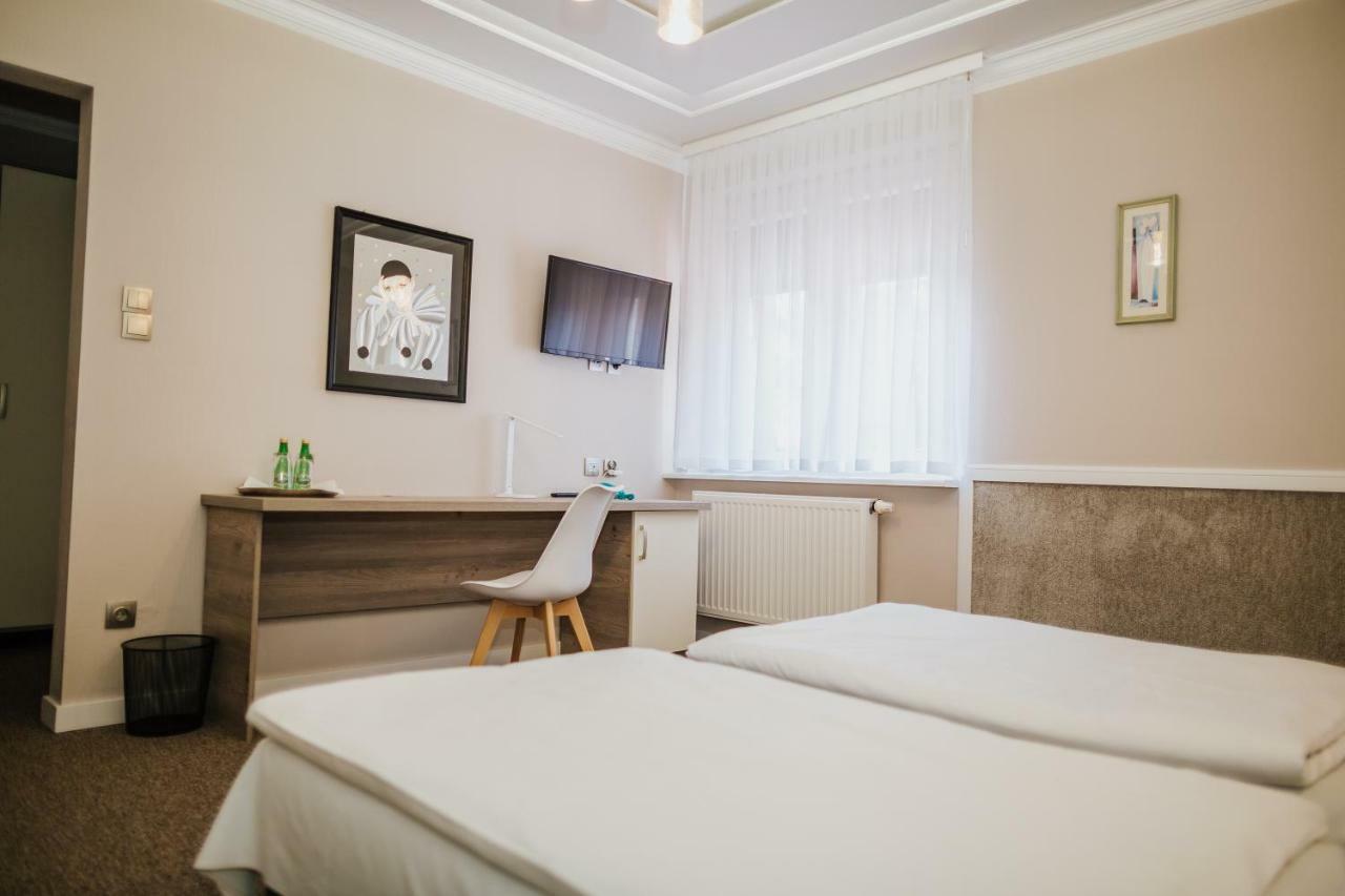 Dom Nad Rzeką 3*